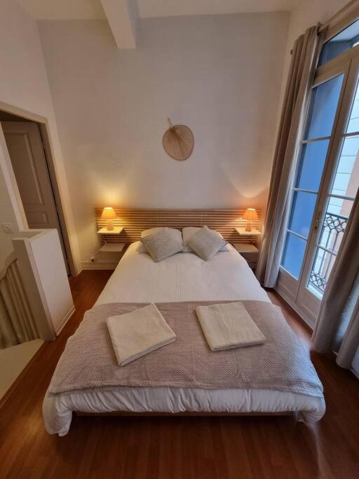 Le Dali-duplex Au Pied De Castillet *